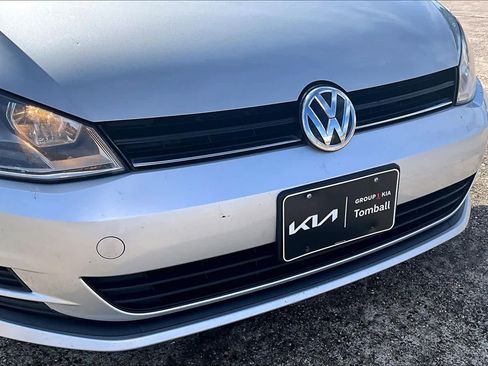 Used 2017 Volkswagen Golf S image 26