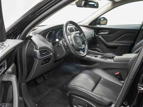 Used 2017 Jaguar F-PACE Premium image 18