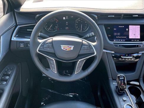 Certified 2025 Cadillac XT5 Premium Luxury image 8