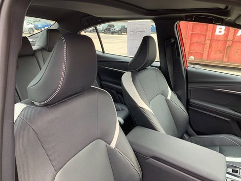 Used 2025 Toyota Camry SE image 19