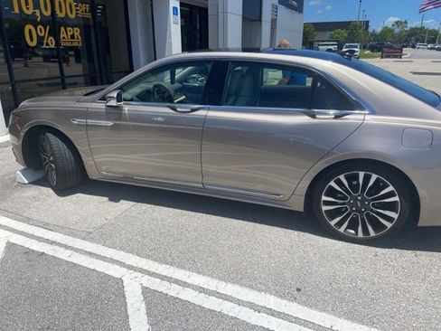 Used 2019 Lincoln Continental Reserve FWD image 1