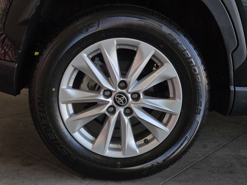 Certified 2024 Toyota Corolla Cross LE image 5