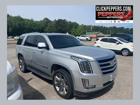 Used 2019 Cadillac Escalade Luxury AWD/4WD image 1
