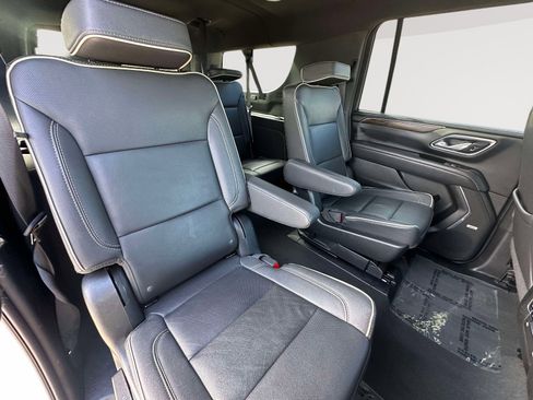 Used 2023 Chevrolet Suburban Premier AWD/4WD image 32
