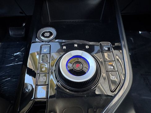 Used 2024 Kia Niro EX w/ EX Cold Weather Package image 28