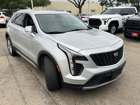 Used 2021 Cadillac XT4 Premium Luxury image 3