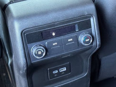 Used 2023 GMC Acadia SLE FWD image 45