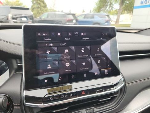 Used 2022 Jeep Compass Limited image 19