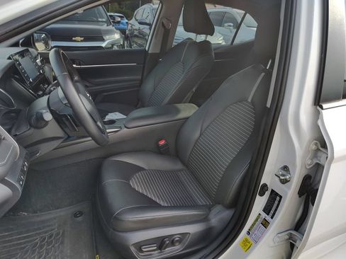 Used 2024 Toyota Camry SE FWD image 9