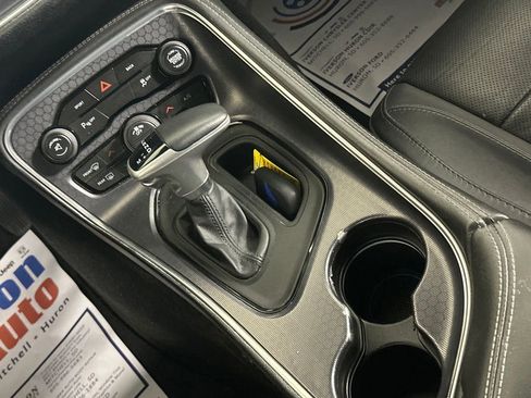 Used 2016 Dodge Challenger SXT Plus image 31