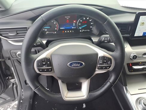 Used 2023 Ford Explorer XLT w/ Equipment Group 202A image 15