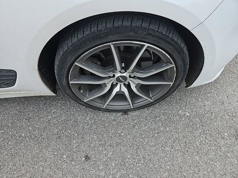 Used 2022 Genesis G70 3.3T image 10