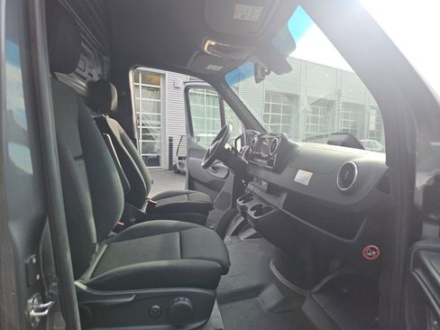 New 2025 Mercedes-Benz Sprinter 2500 image 17