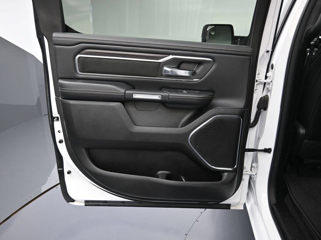 Used 2025 RAM 1500 Laramie AWD/4WD image 22