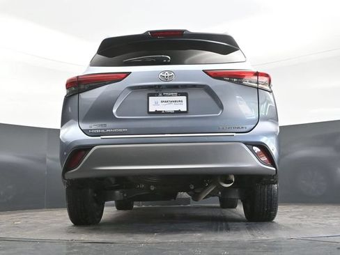 Used 2023 Toyota Highlander Platinum FWD image 32