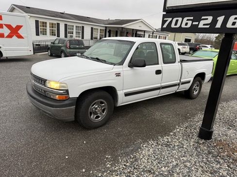 Used 2001 Chevrolet Silverado 1500 2WD Extended Cab w/ Exterior Appearance Pkg image 2