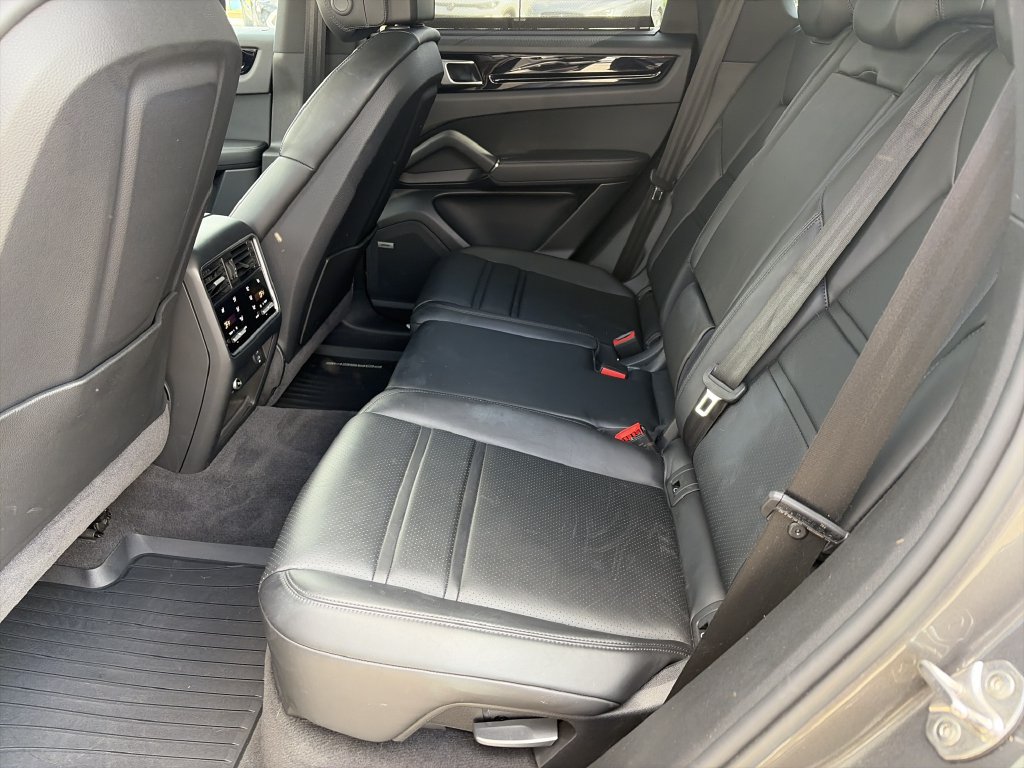 Used 2020 Porsche Cayenne AWD/4WD image 20