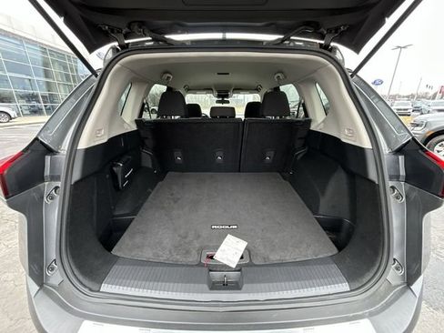 Used 2023 Nissan Rogue SV image 28