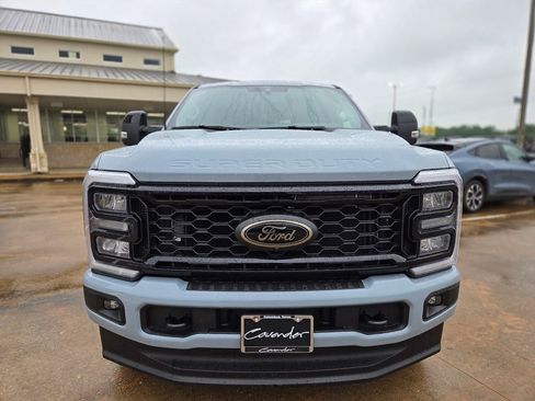 New 2026 Ford F250 Lariat w/ Black Appearance Package AWD/4WD image 9
