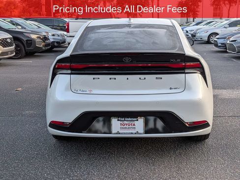 Certified 2024 Toyota Prius XLE FWD image 6