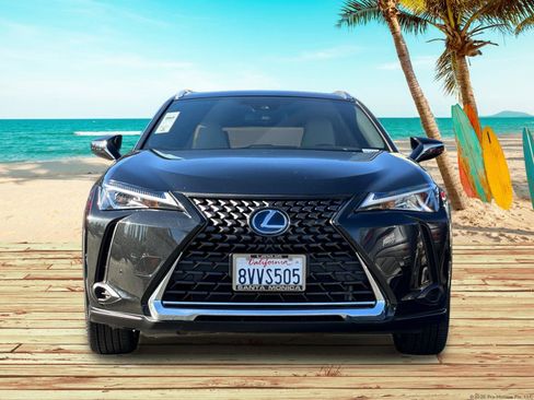 Used 2021 Lexus UX 250h image 8