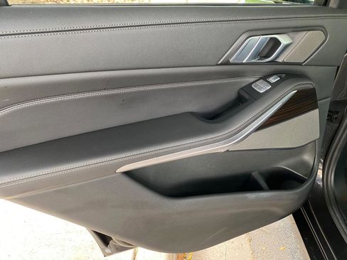 Used 2020 BMW X7 xDrive40i w/ Premium Package AWD/4WD image 39