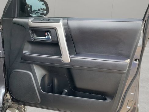 Used 2022 Toyota 4Runner SR5 Premium w/ Moonroof Package AWD/4WD image 33
