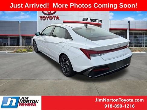 Used 2025 Hyundai Elantra SEL FWD image 3