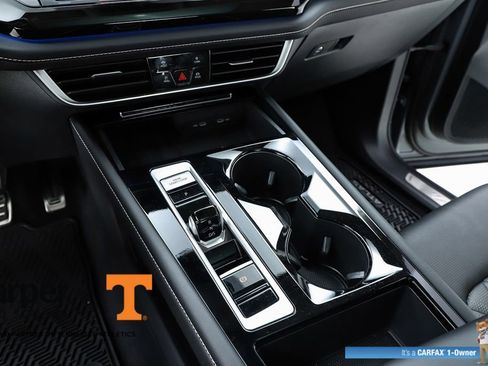 Used 2025 Volkswagen Atlas SEL Premium R-Line image 24