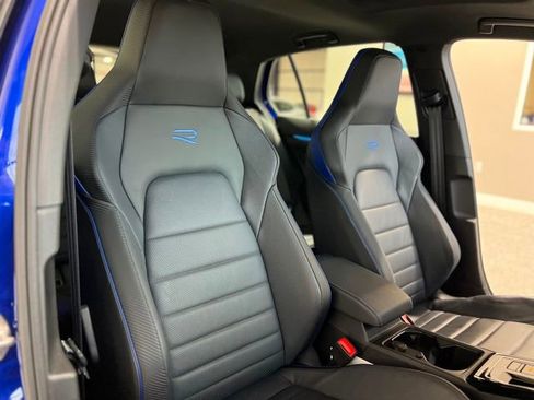 Used 2024 Volkswagen Golf R image 32