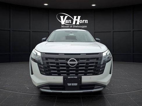 New 2026 Nissan Pathfinder Platinum AWD/4WD image 2