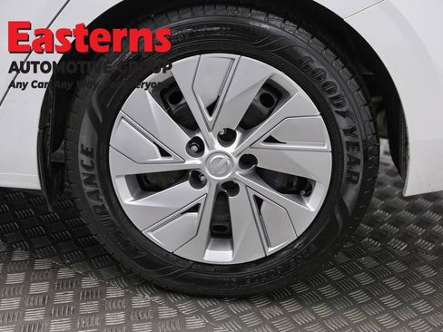 Used 2024 Nissan Sentra S FWD image 32