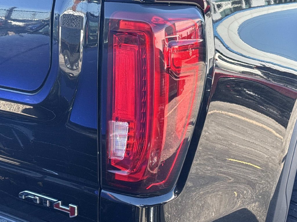Used 2020 GMC Sierra 1500 AT4 w/ AT4 Premium Package AWD/4WD image 15