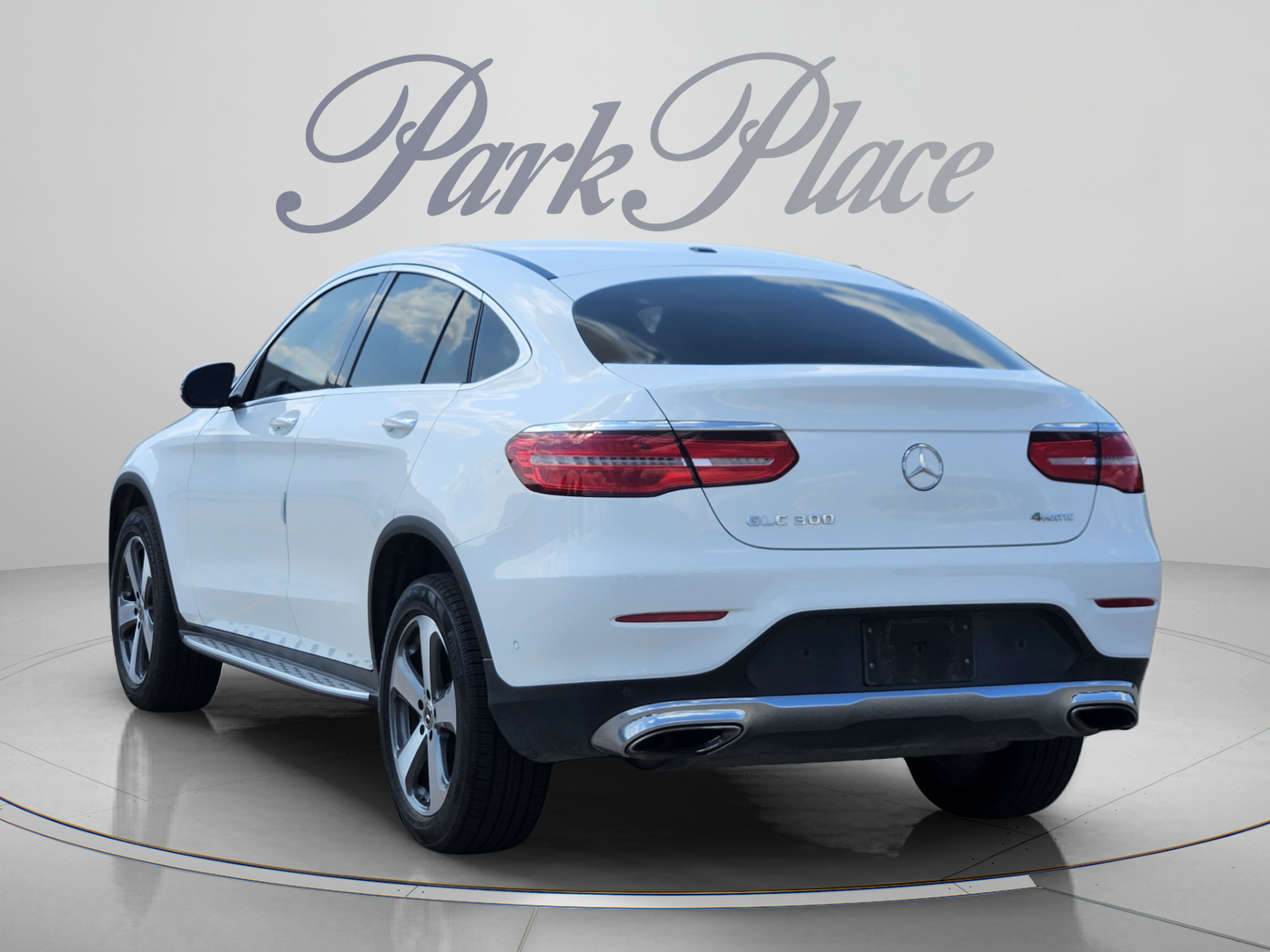 Used 2019 Mercedes-Benz GLC 300 4MATIC Coupe image 3