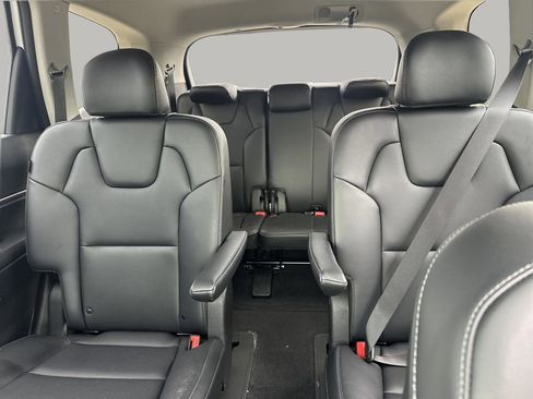 Used 2025 Kia Telluride S FWD image 11