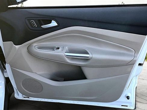 Used 2015 Ford Escape SE image 22