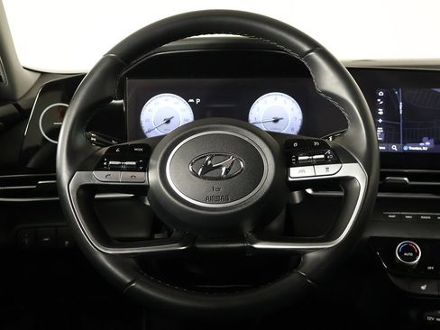 Used 2023 Hyundai Elantra Limited image 39