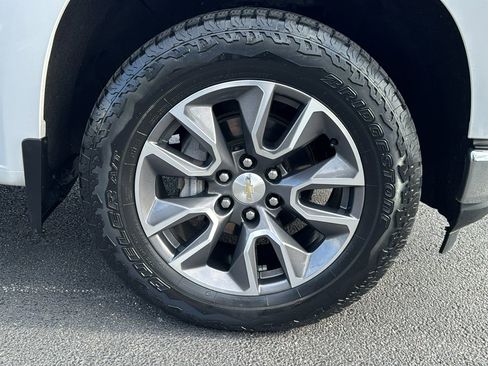 Used 2021 Chevrolet Silverado 1500 LT w/ Convenience Package II RWD image 10