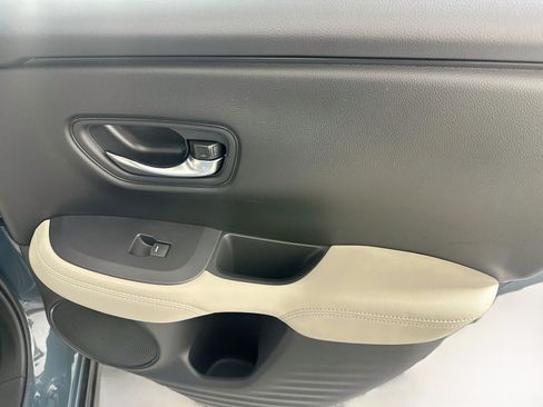 Used 2025 Honda HR-V LX image 27