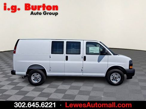 New 2026 GMC Savana 2500 w/ Driver Convenience Package RWD image 3
