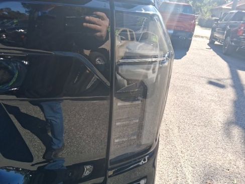 Certified 2025 Chevrolet Suburban Premier image 14