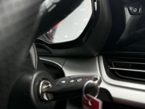 Used 2024 Chevrolet Trax RS w/ Driver Confidence Package image 17