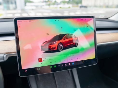 Used 2023 Tesla Model 3 Standard Range RWD image 13