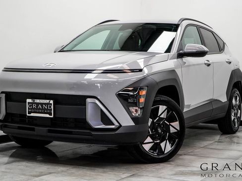 Used 2025 Hyundai Kona SEL image 1