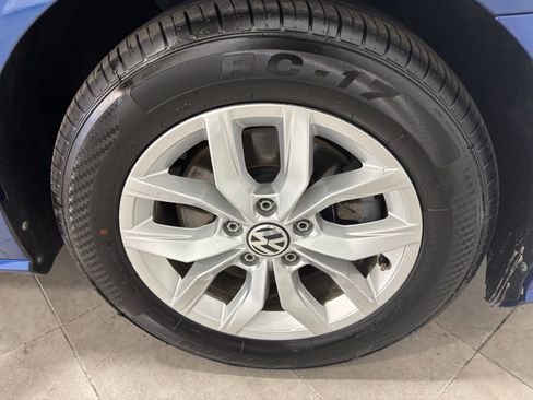 Used 2017 Volkswagen Passat 1.8T S image 9