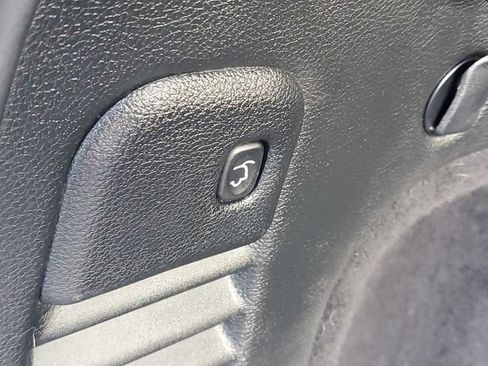 Used 2020 Jeep Grand Cherokee Altitude AWD/4WD image 9