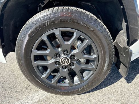 Used 2024 Toyota Tundra Platinum image 19