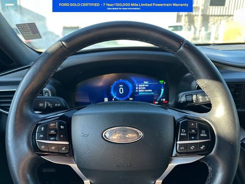 Certified 2022 Ford Explorer Platinum w/ Technology Package image 10