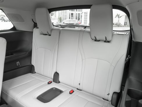 Certified 2026 INFINITI QX60 Luxe w/ Family Package FWD image 43
