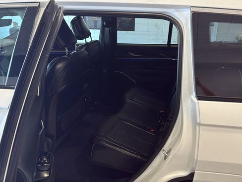 Used 2023 Jeep Grand Cherokee Overland AWD/4WD image 19